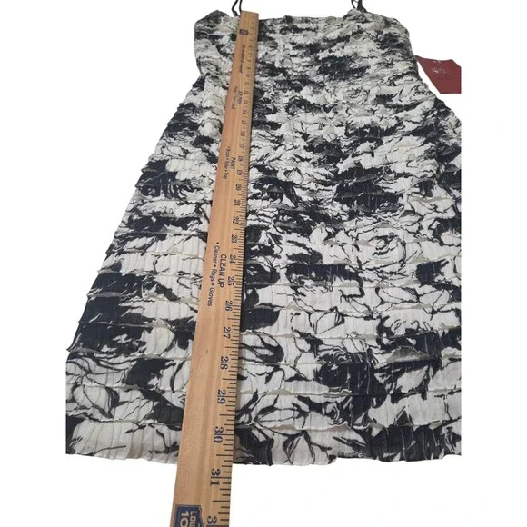 NWT JS Collection Black White Paneled Floral Bodycon Mini Dress Women's 10 E17.1 - Picture 6 of 12
